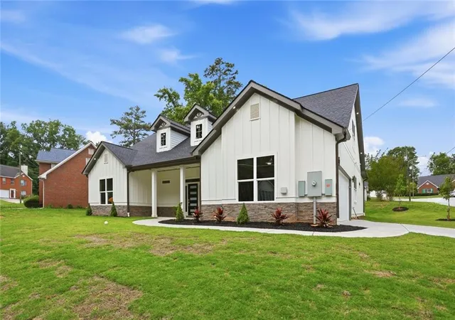 2nd image of 559 Pennybrook Ln, Stone Mountain, GA 30087 | MLS# 7747470