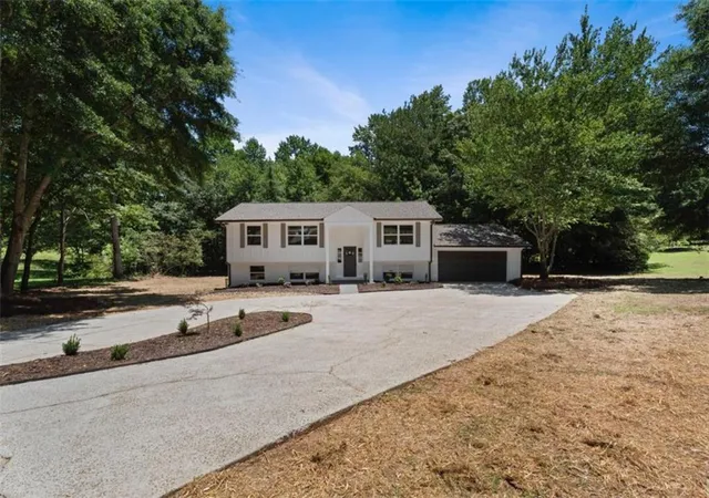 2nd image of 381 Thigpen Rd, Newnan, GA 30263 | MLS# 7806153