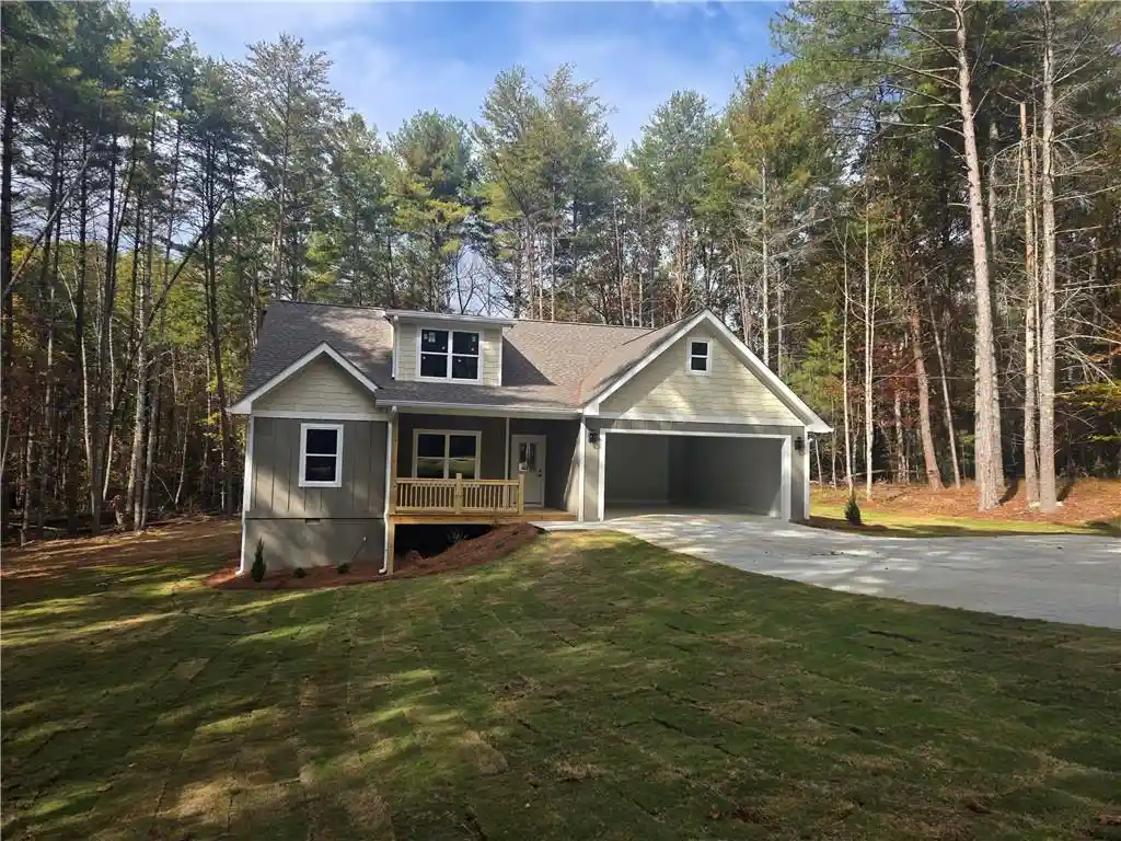 Photo 1 of Single family home for sale at 194 Creek Holw Ln, Blairsville, GA 30512 | MLS# 7861465 | Listing updated on 2026-10-31