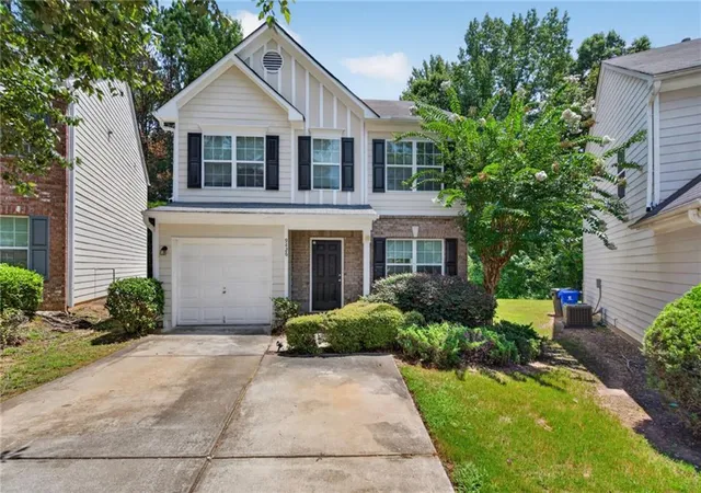 Photo 1 of Single family home for sale at 9426 Lakeview Rd, Union City, GA 30291 | MLS# 7816035 | Listing updated on 2026-09-15