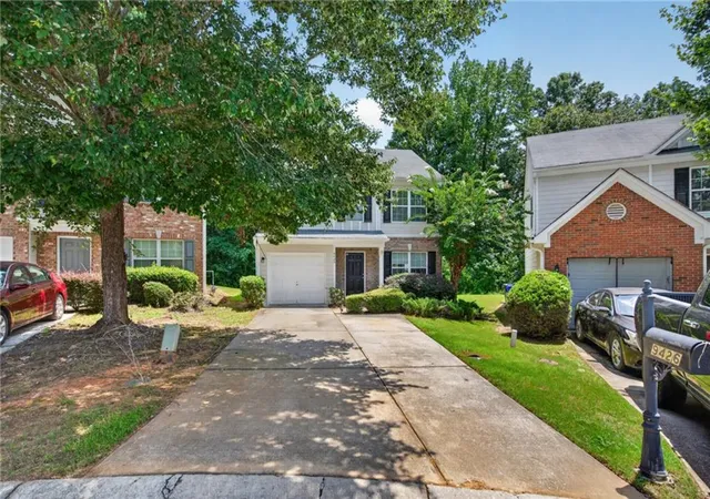 Photo 2 of Single family home for sale at 9426 Lakeview Rd, Union City, GA 30291 | MLS# 7816035 | Listing updated on 2026-09-15