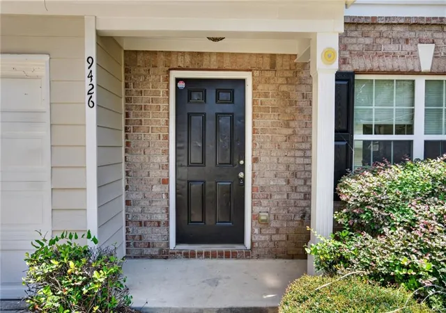 Photo 2 of Single family home for sale at 9426 Lakeview Rd, Union City, GA 30291 | MLS# 7816035 | Listing updated on 2026-09-15