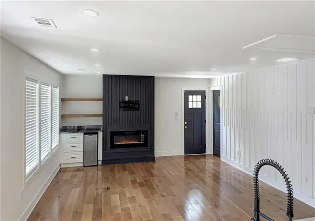 2nd image of 2193 Park Ter, Atlanta, GA 30337 | MLS# 7772167