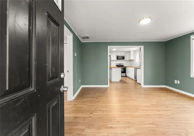 4th image of 212 Walker Dr, Monroe, GA 30655 | MLS# 7701240