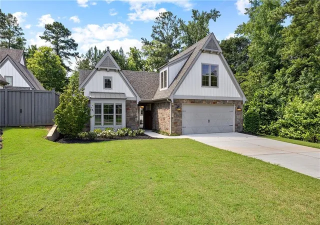 2nd image of 225 Arbor Garden Cir, Newnan, GA 30265 | MLS# 7800698