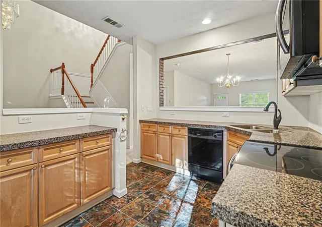 4th image of 994 Pike Forest Dr, Lawrenceville, GA 30045 | MLS# 7750525
