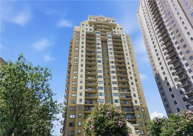 2nd image of 795 Hammond Dr, Atlanta, GA 30328
