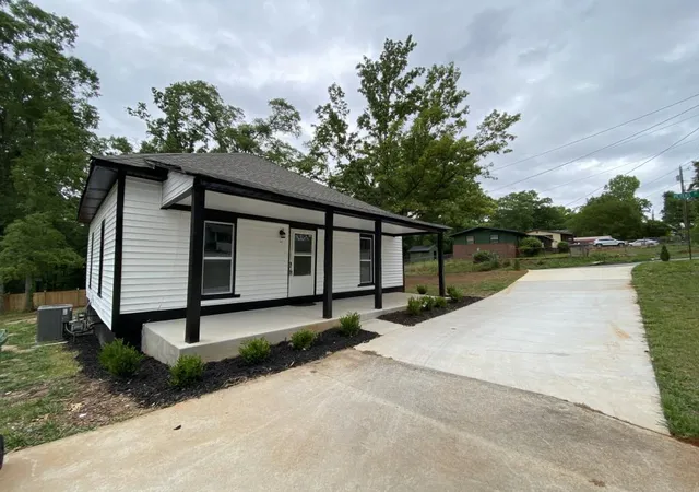 Homes for sale in Monroe, GA | 702 Roosevelt St, Monroe, GA 30656 | MLS# 7767103