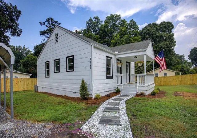 2nd image of 7107 Geiger St, Covington, GA 30014 | MLS# 7799720