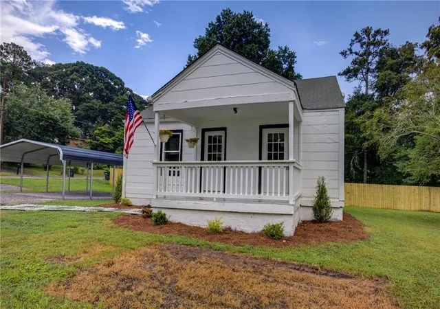 3rd image of 7107 Geiger St, Covington, GA 30014 | MLS# 7799720