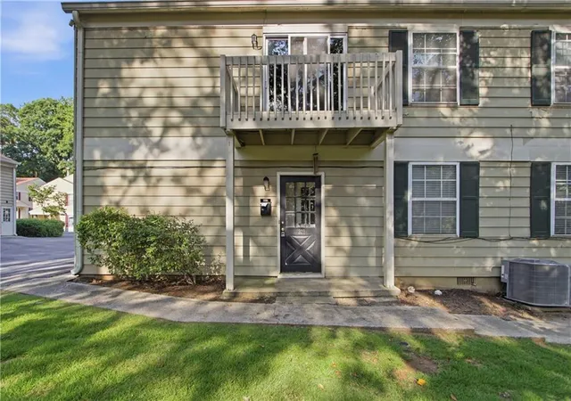 Homes for sale in Marietta, GA | 1329 Surrey Ln Sw #7, Marietta, GA 30008 | MLS# 7797891