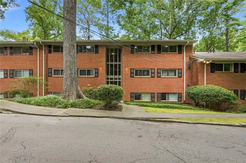 Listing Photo 20 - Condo for sale in 1111 Clairemont Ave located at 1111 Clairemont Ave, Decatur, GA 30030 - Unit #B6