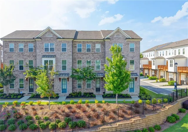 Photo 2 of Townhouse for sale at 3997 Knox Park Ovlk, Duluth, GA 30097 | MLS# 7773138 | Listing updated on 2026-08-01