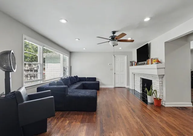2nd image of 111 Leathers Cir Nw, Atlanta, GA 30314 | MLS# 7774570