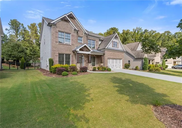Photo 3 of Sale Pending at 4867 Hunters Grv Way, Buford, GA 30518 | MLS# 7810431 | Listing updated on 2026-08-30