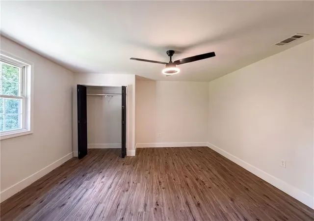 Photo 3 of Single family home for sale at 470 Oak Dr, Atlanta, GA 30354 | MLS# 7802682 | Listing updated on 2026-10-30