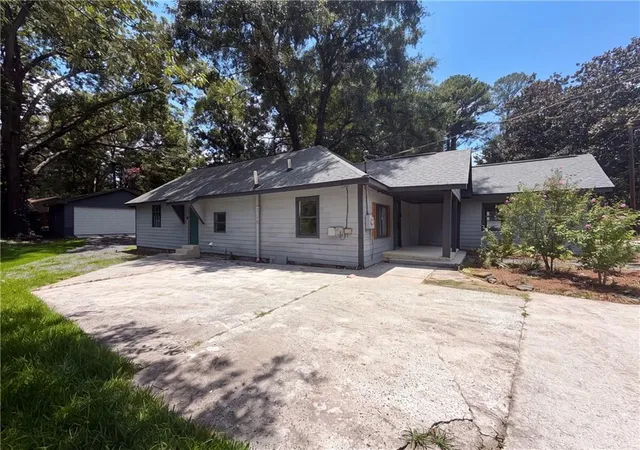 Photo 4 of Single family home for sale at 470 Oak Dr, Atlanta, GA 30354 | MLS# 7802682 | Listing updated on 2026-10-30