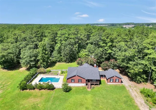 Photo 1 of Sale Pending at 390 Burg Rd, Locust Grove, GA 30248 | MLS# 7819798 | Listing updated on 2026-10-29