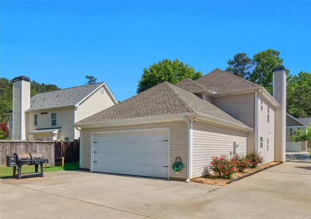Homes for sale in Grantville, GA | 165 Brasch Park Dr, Grantville, GA 30220 | MLS# 7779410