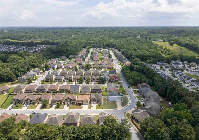 Photo 4 of Single family home for sale at 7562 Bowhead Ct, Fairburn, GA 30213 | MLS# 7796329 | Listing updated on 2026-08-31