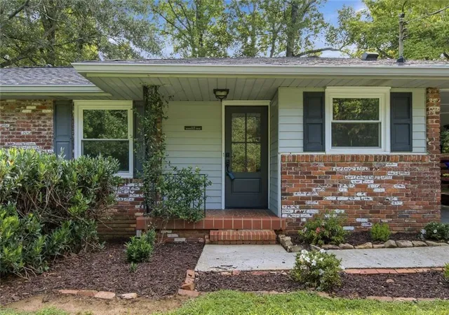 2nd image of 1119 Arbordale Dr, Decatur, GA 30033 | MLS# 7822905