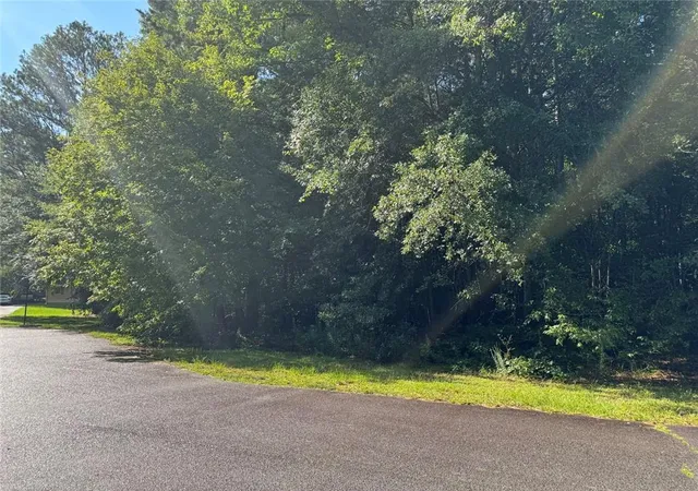 Photo 6 of Sale Pending at 89 Trellis Ct, Carrollton, GA 30116 | MLS# 7821510 | Listing updated on 2026-08-14