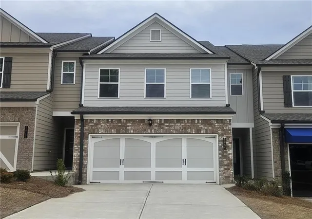 Homes for sale in Flowery Branch, GA | 5651 Chickory Dr, Flowery Branch, GA 30542 | MLS# 7739174