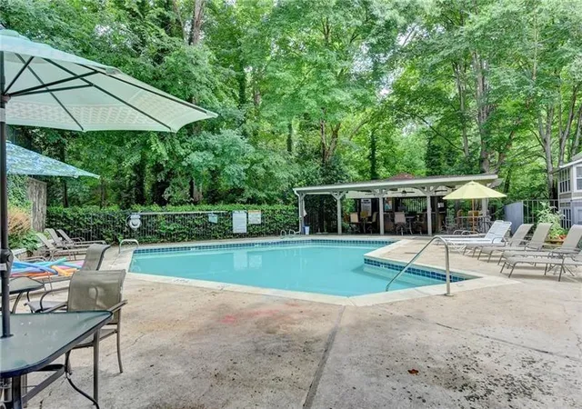 2nd image of 5159 Roswell Rd, Sandy Springs, GA 30342