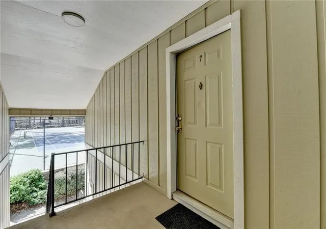 4th image of 5159 Roswell Rd, Sandy Springs, GA 30342
