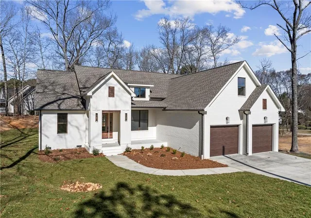 1st image of 301 Windy Hill Dr, Calhoun, GA 30701 | MLS# 7712294