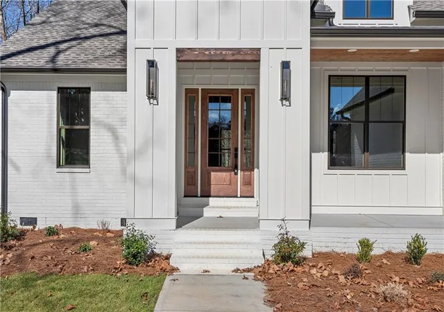 2nd image of 301 Windy Hill Dr, Calhoun, GA 30701 | MLS# 7712294