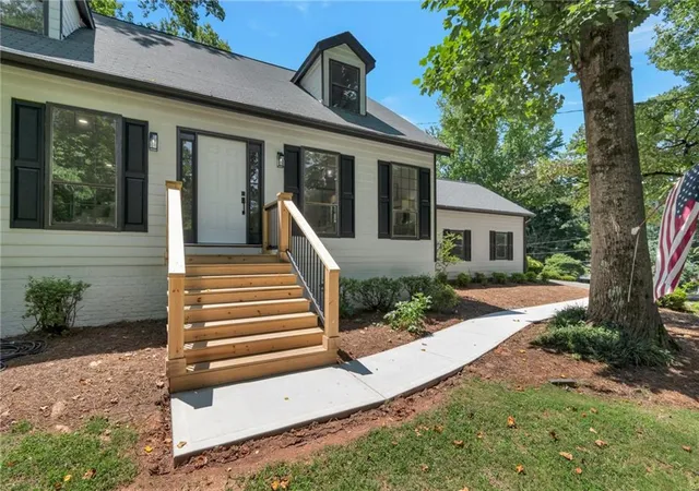 Photo 2 of Sale Pending at 340 Summerfield Dr, Alpharetta, GA 30022 | MLS# 7820245 | Listing updated on 2026-09-13