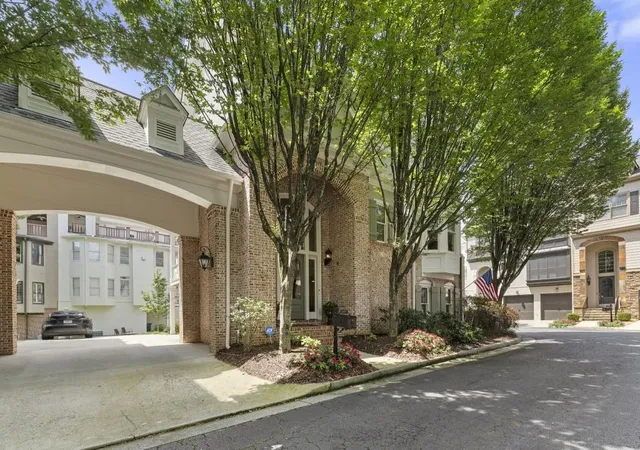 2nd image of 1377 Village Park Dr Ne, Brookhaven, GA 30319 | MLS# 7821740