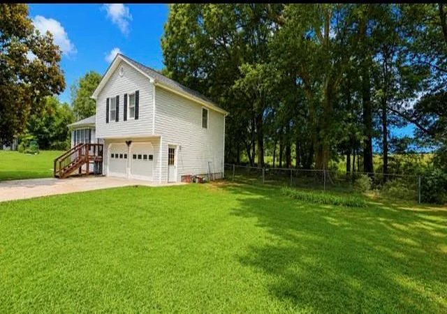 Photo 3 of Sale Pending at 12 Fairfield Ct SW, Cartersville, GA 30120 | MLS# 7801301 | Listing updated on 2026-10-16