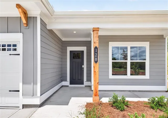 Photo 3 of Single family home for sale at 120 Summerfield Pl Dr, Carrollton, GA 30117 | MLS# 7754051 | Listing updated on 2026-10-07
