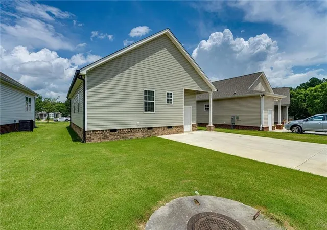 18th image of 411 Coahulla Creek Dr, Dalton, GA 30721 | MLS# 7794552