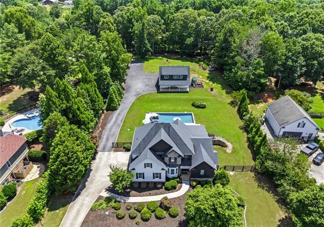Photo 1 of Single family home for sale at 124 Savanna Ests Dr, Canton, GA 30115 | MLS# 7819126 | Listing updated on 2026-08-19