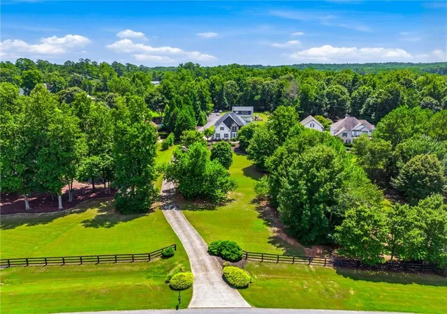 Photo 3 of Single family home for sale at 124 Savanna Ests Dr, Canton, GA 30115 | MLS# 7819126 | Listing updated on 2026-08-19