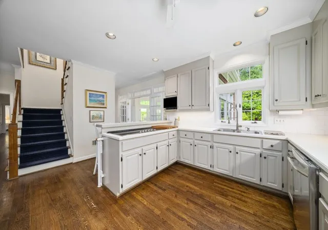 Photo 4 of Single family home for sale at 9100 Huntcliff Tr, Sandy Springs, GA 30350 | MLS# 7768697 | Listing updated on 2026-09-10