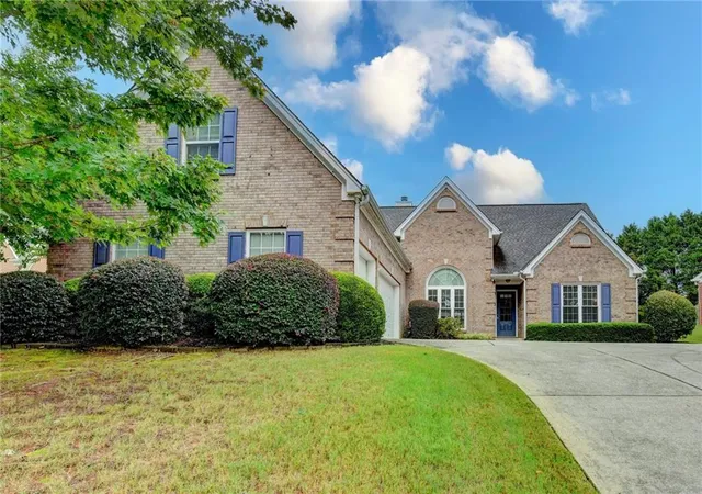 Photo 2 of Sale Pending at 3545 Stoneleigh Run Dr, Buford, GA 30519 | MLS# 7818060 | Listing updated on 2026-08-22
