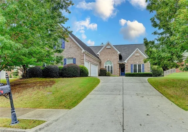 Photo 3 of Sale Pending at 3545 Stoneleigh Run Dr, Buford, GA 30519 | MLS# 7818060 | Listing updated on 2026-08-22