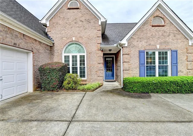 Photo 4 of Sale Pending at 3545 Stoneleigh Run Dr, Buford, GA 30519 | MLS# 7818060 | Listing updated on 2026-08-22