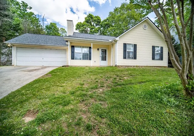 Homes for sale in Flowery Branch, GA | 1059 Bridle Creek Dr, Flowery Branch, GA 30542 | MLS# 7786664