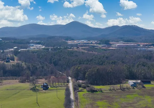Homes for sale in Jasper, GA | 227 Rolling Meadows Tr, Jasper, GA 30143 | MLS# 7788798