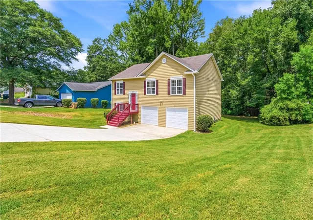 2nd image of 10879 Morning Dove Dr, Hampton, GA 30228 | MLS# 7803509