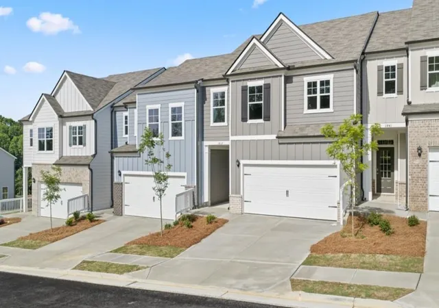 Homes for sale in Gainesville, GA | 1837 Meadow Green Cir, Gainesville, GA 30501 | MLS# 7752787