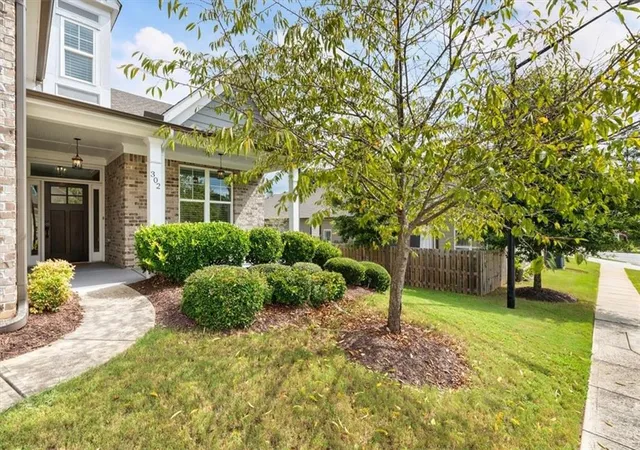 Photo 2 of Single family home for sale at 302 Derrymore Dr, Woodstock, GA 30188 | MLS# 7816447 | Listing updated on 2026-09-19