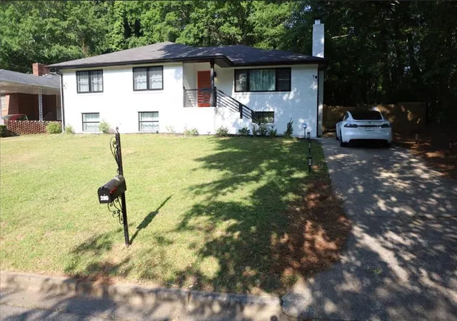 Photo 1 of Single family home for sale at 280 W Lake Dr Nw, Atlanta, GA 30314 | MLS# 7823538 | Listing updated on 2026-09-14