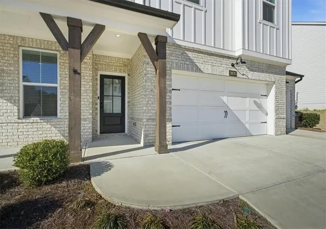 Photo 3 of Single family home for sale at 2435 Hidden Crk Rd, Kennesaw, GA 30152 | MLS# 7818696 | Listing updated on 2026-09-11