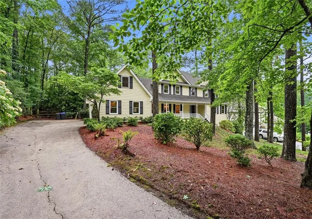 3rd image of 2955 Ascot Ln, Roswell, GA 30076 | MLS# 7765593